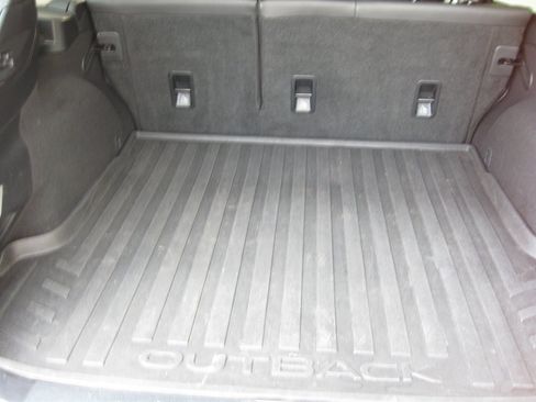 Used 2017 Subaru Outback 2.5i Limited AWD/4WD image 31