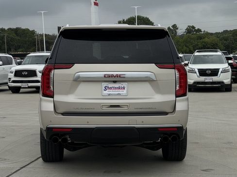 Used 2022 GMC Yukon Denali AWD/4WD image 5