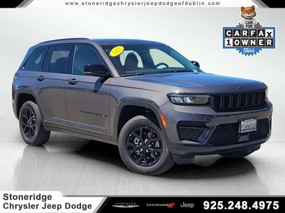 Used 2025 Jeep Grand Cherokee Altitude w/ Trailer Tow Package