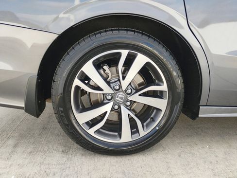 Certified 2024 Honda Odyssey Touring image 23