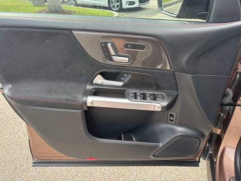 Used 2022 Mercedes-Benz GLB 250 image 19