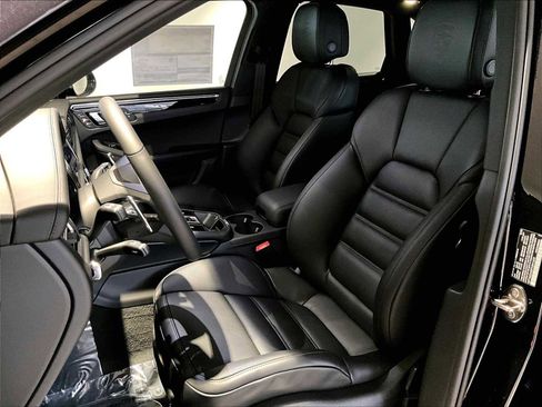 New 2026 Porsche Macan S image 5