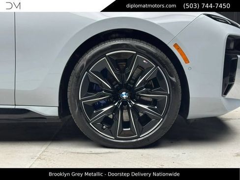 Used 2025 BMW i7 xDrive60 AWD/4WD image 45