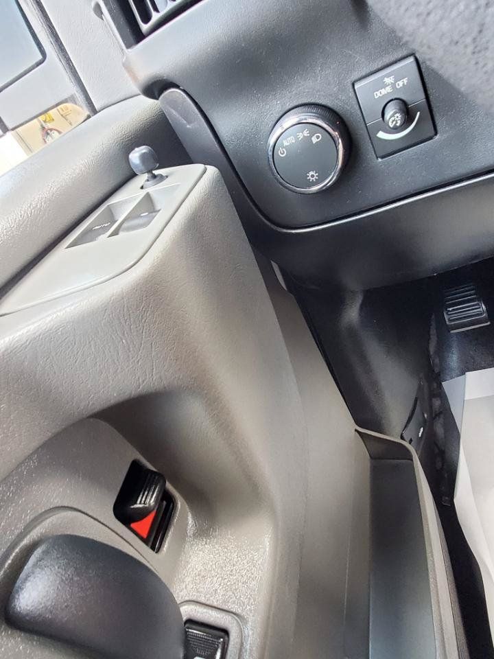 Used 2014 Chevrolet Express 3500 Extended RWD image 12