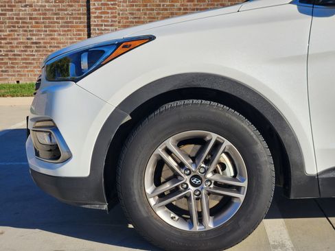 Used 2017 Hyundai Santa Fe Sport image 10