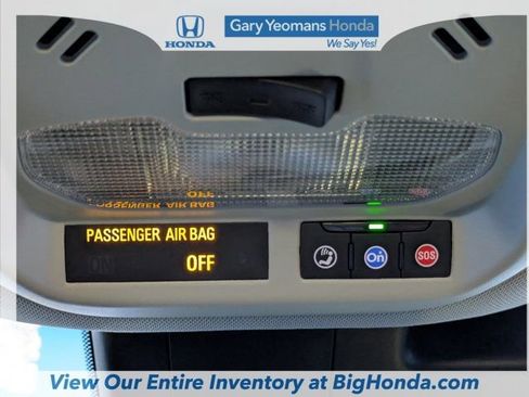 Used 2025 Chevrolet Trax LT w/ Driver Confidence Package image 28