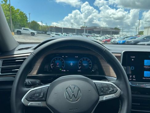 Used 2026 Volkswagen Atlas SE FWD image 30