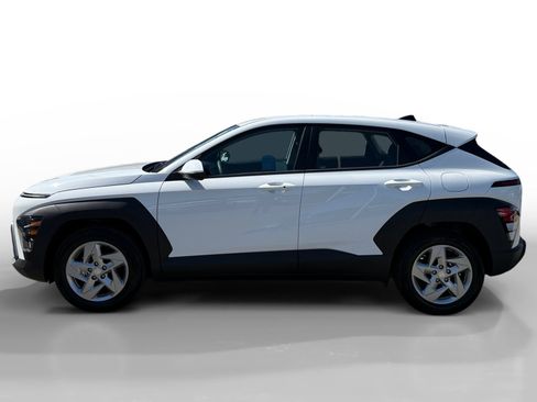 Used 2026 Hyundai Kona SE FWD image 2
