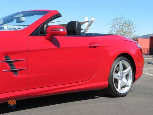 Used 2013 Mercedes-Benz SL 550 image 24
