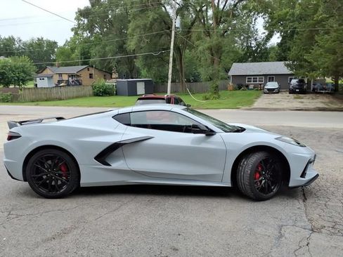 Used 2023 Chevrolet Corvette Stingray Preferred Cpe w/ Z51 Performance Package RWD image 4