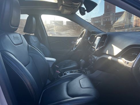 Certified 2019 Jeep Cherokee Limited image 16