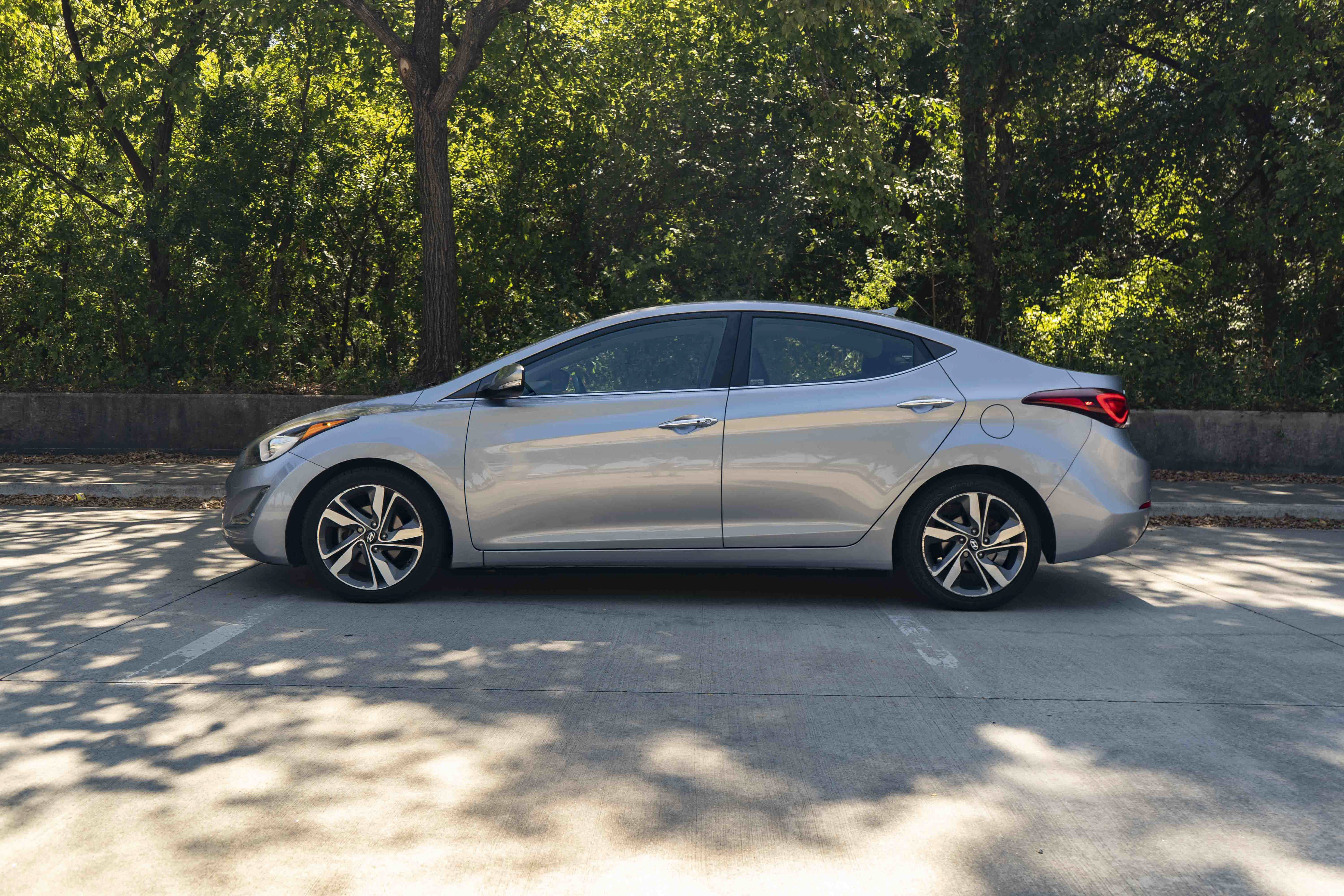 Used 2016 Hyundai Elantra Limited FWD image 6