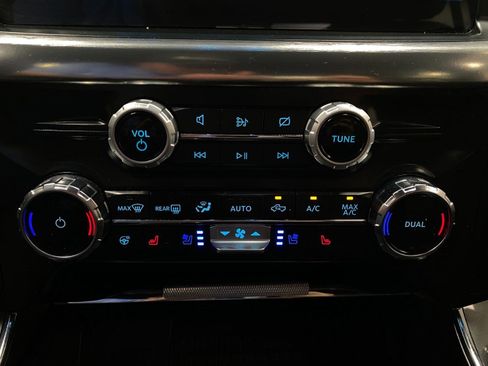 Used 2022 Ford F150 Lariat w/ Equipment Group 502A High AWD/4WD image 29