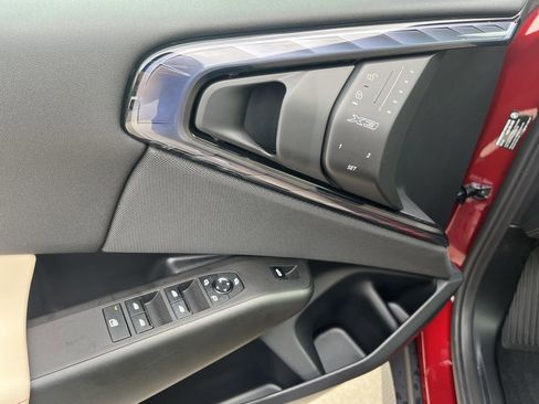 Used 2025 BMW X3 xDrive30i w/ Premium Package image 19