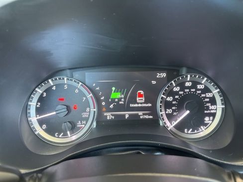 Used 2023 Toyota Highlander LE FWD image 13