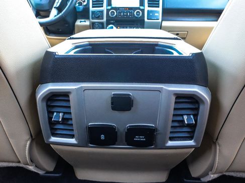 Used 2017 Ford F150 Lariat image 33