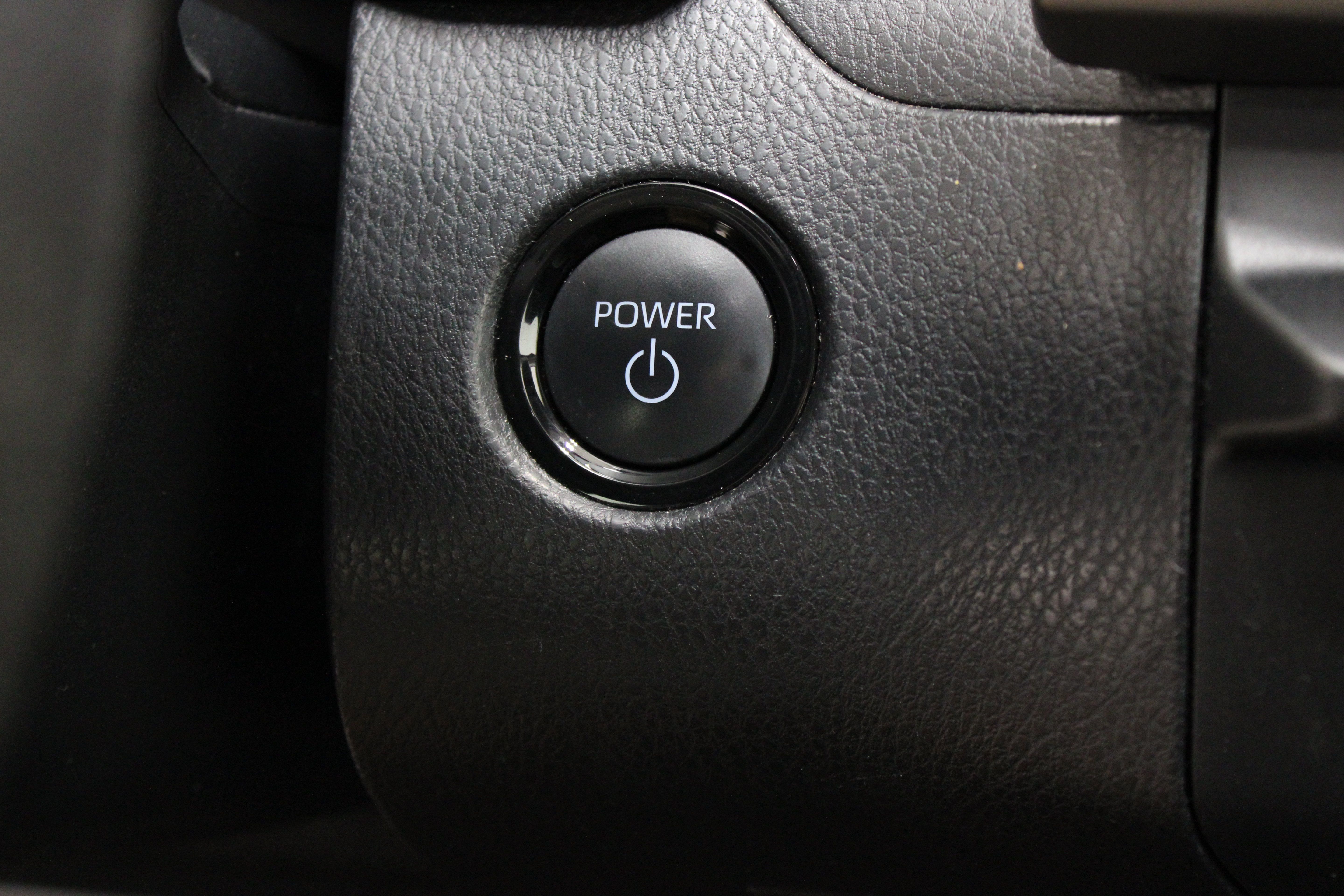 Used 2025 Toyota Camry LE FWD image 17
