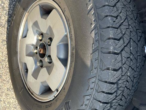 Used 2000 Chevrolet Blazer LS AWD/4WD image 16