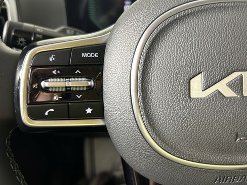 Used 2025 Kia Sorento S w/ Panoramic Sunroof Package image 15