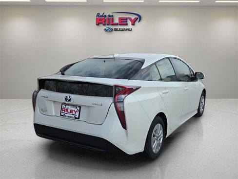 Used 2016 Toyota Prius Two image 5