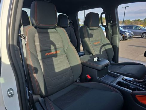 Used 2022 Nissan Frontier PRO-4X w/ Technology Package image 13