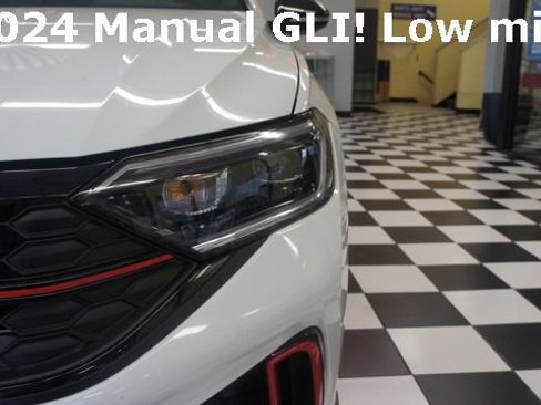 Used 2024 Volkswagen Jetta GLI 40th Anniversary Edition image 54