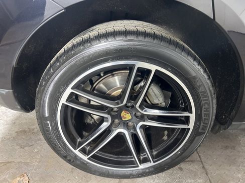 Certified 2021 Porsche Macan S image 13