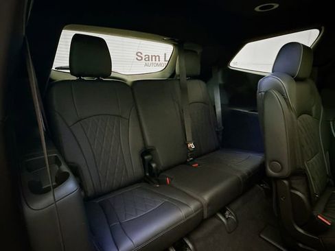 Used 2023 Buick Enclave Avenir image 29