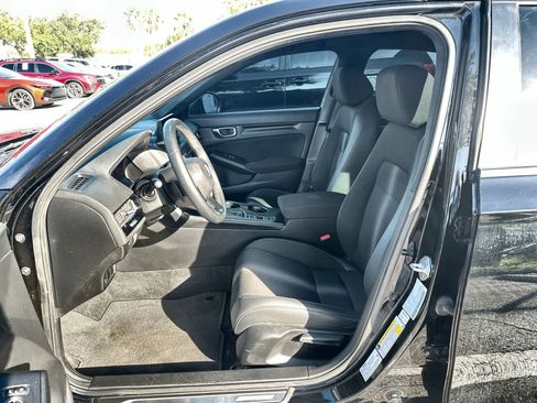Used 2023 Honda Civic Sport image 2