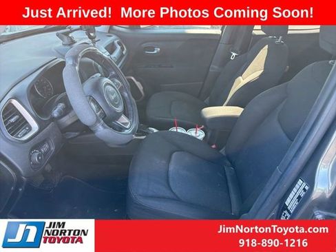 Used 2017 Jeep Renegade Latitude image 7