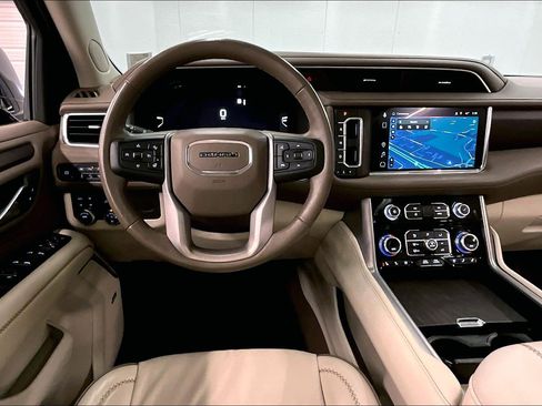 Used 2023 GMC Yukon Denali AWD/4WD image 6