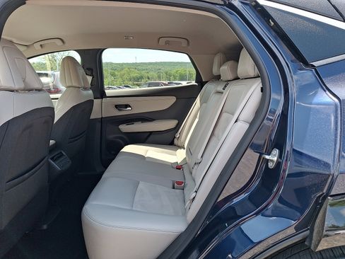 Used 2023 Nissan Ariya FWD image 10