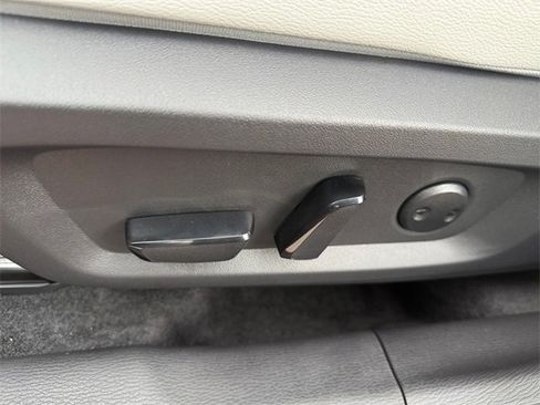 New 2025 Mitsubishi Outlander SEL image 12