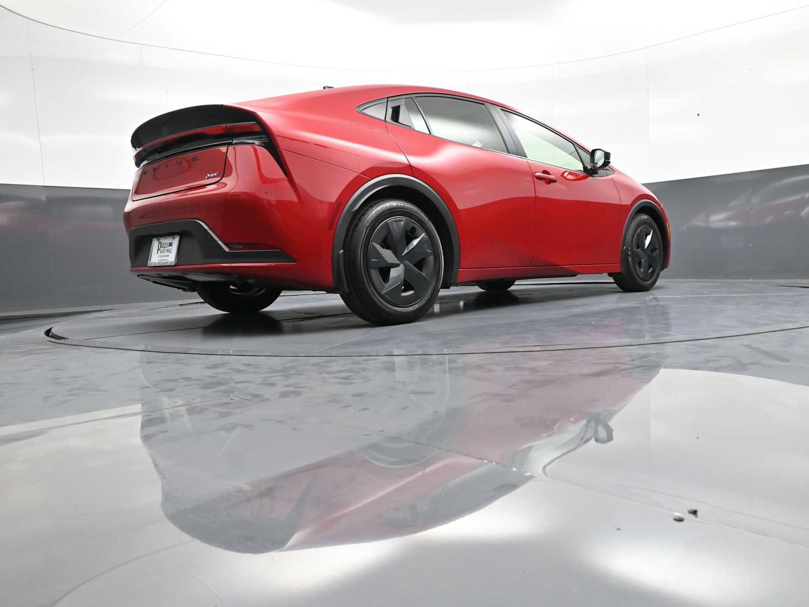 Used 2026 Toyota Prius LE FWD image 28