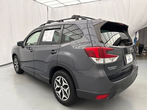 Used 2023 Subaru Forester Premium AWD/4WD image 5