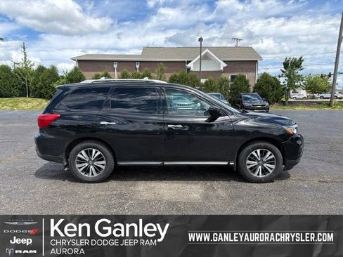 Used 2017 Nissan Pathfinder SL w/ SL Tech Package AWD/4WD image 1