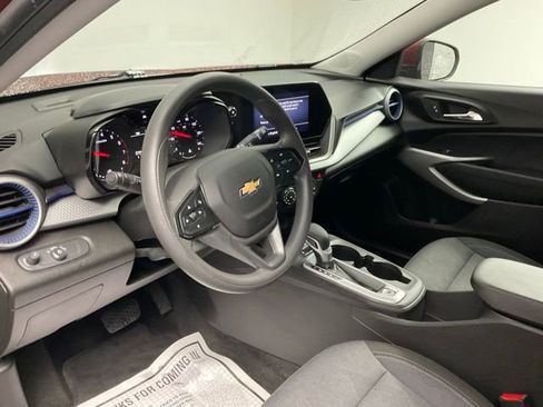 Certified 2024 Chevrolet Trax LS w/ LS Convenience Package FWD image 13