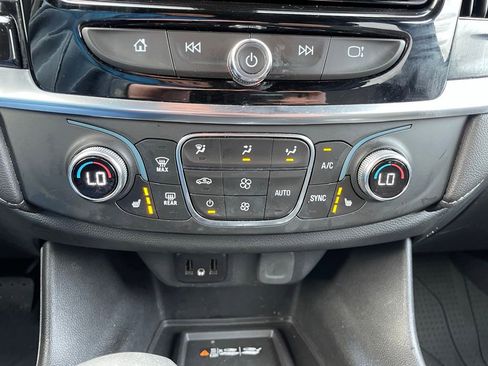 Used 2023 Chevrolet Traverse LT w/ LPO, Floor Liner Package AWD/4WD image 28