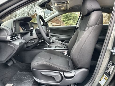 New 2026 Hyundai Elantra SE image 13