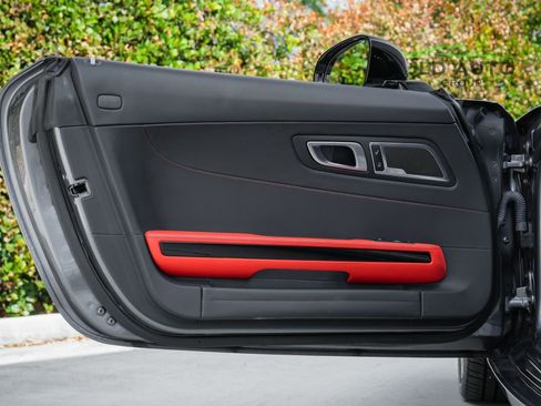 Used 2019 Mercedes-Benz AMG GT Roadster image 35