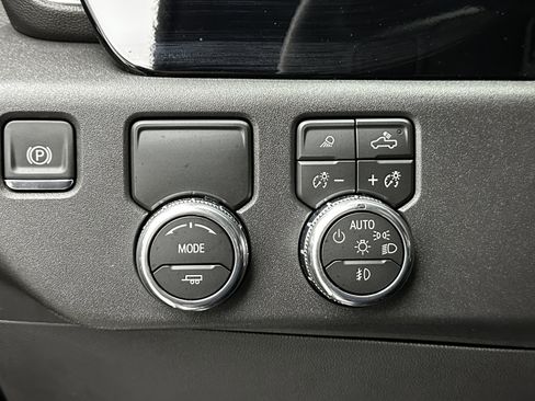 Used 2026 GMC Sierra 1500 SLT RWD image 24