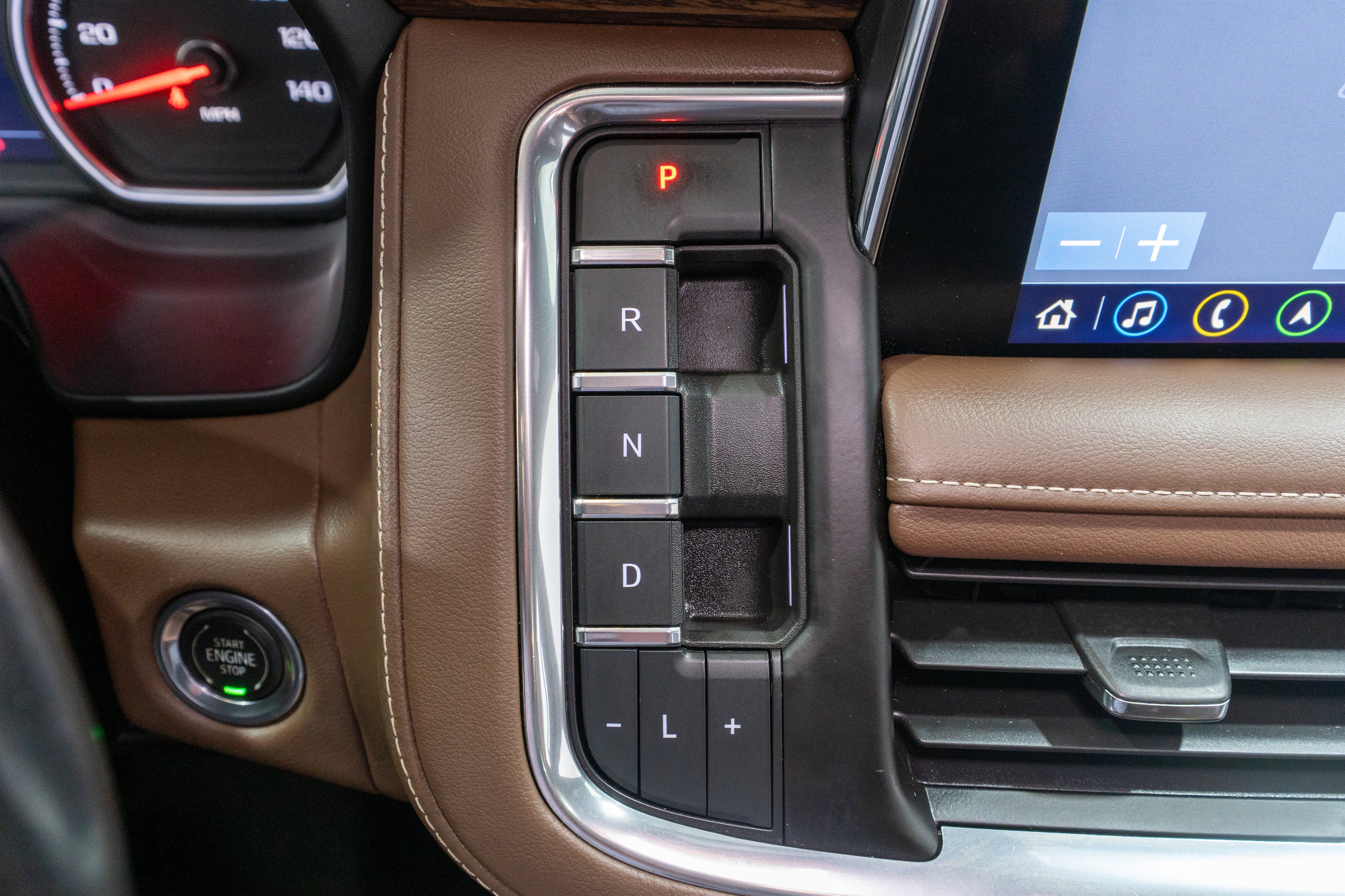 Used 2021 Chevrolet Suburban High Country w/ Premium Package AWD/4WD image 28