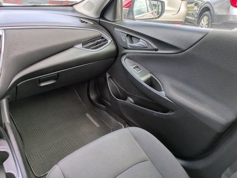 Used 2021 Chevrolet Malibu LT FWD image 16