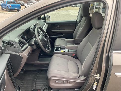 Used 2018 Honda Odyssey EX image 13