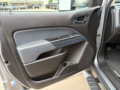 Used 2018 Chevrolet Colorado Z71 AWD/4WD image 14