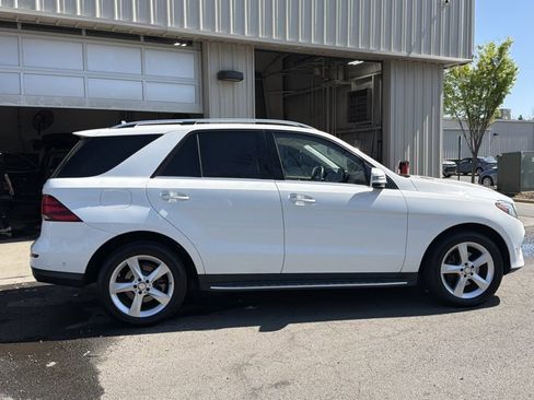 Used 2016 Mercedes-Benz GLE 350 4MATIC image 4