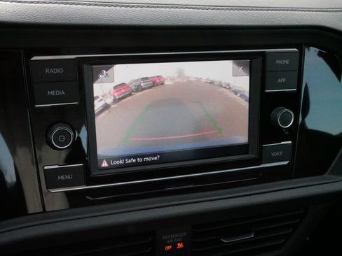 Certified 2024 Volkswagen Jetta Sport image 30