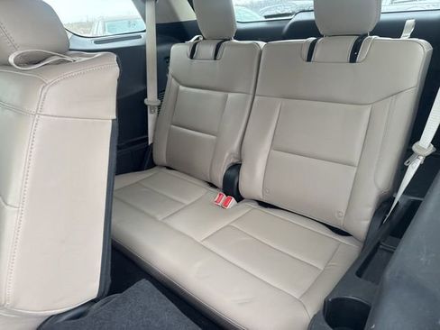 Used 2020 Ford Explorer XLT w/ Equipment Group 202A image 8