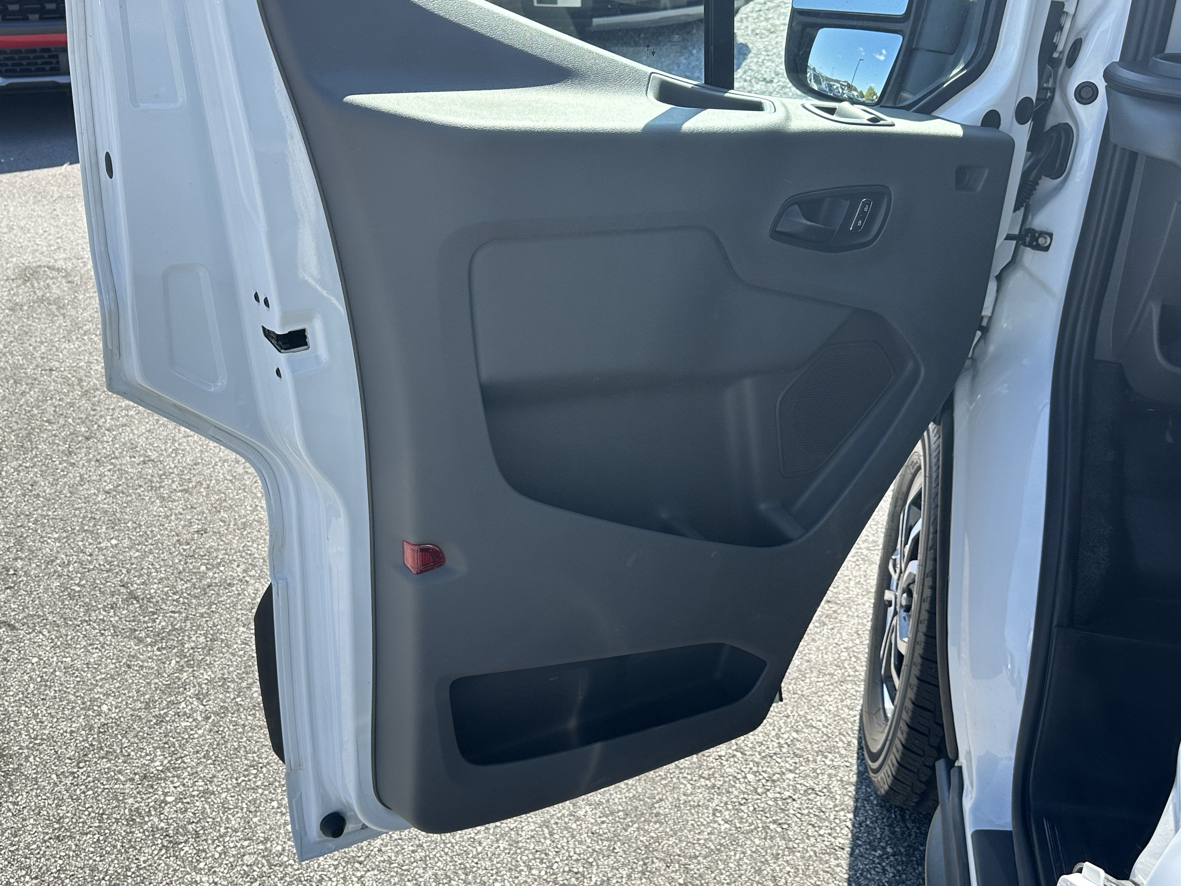 Used 2022 Ford Transit 350 XLT RWD image 10