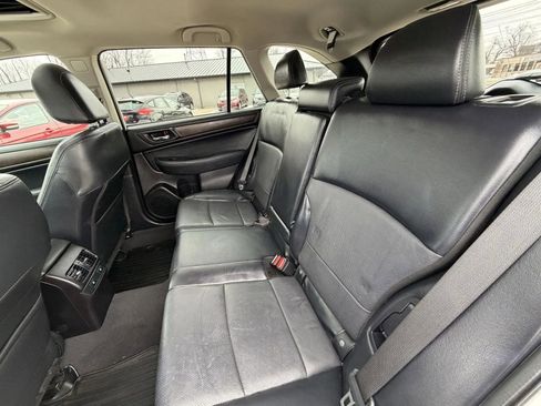 Used 2017 Subaru Outback 3.6R Limited image 16